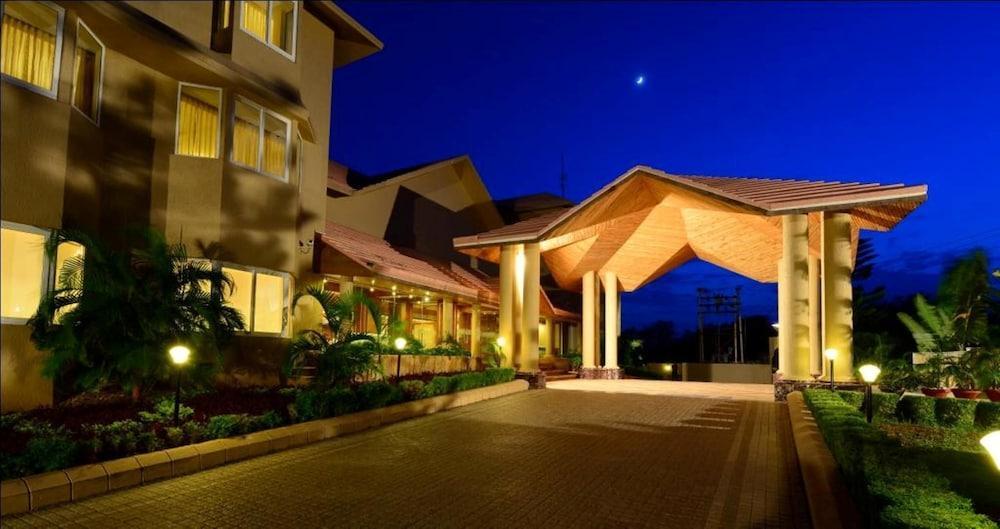 The Chariot Resort & Spa Puri Eksteriør billede